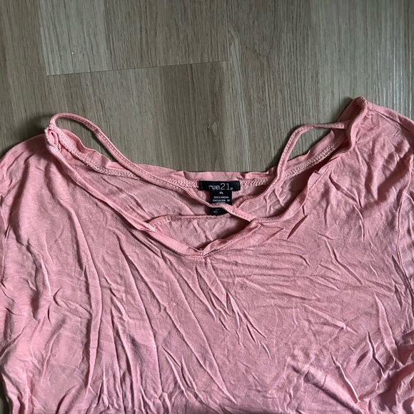 Cross neck T-shirt - Picture 2 of 4